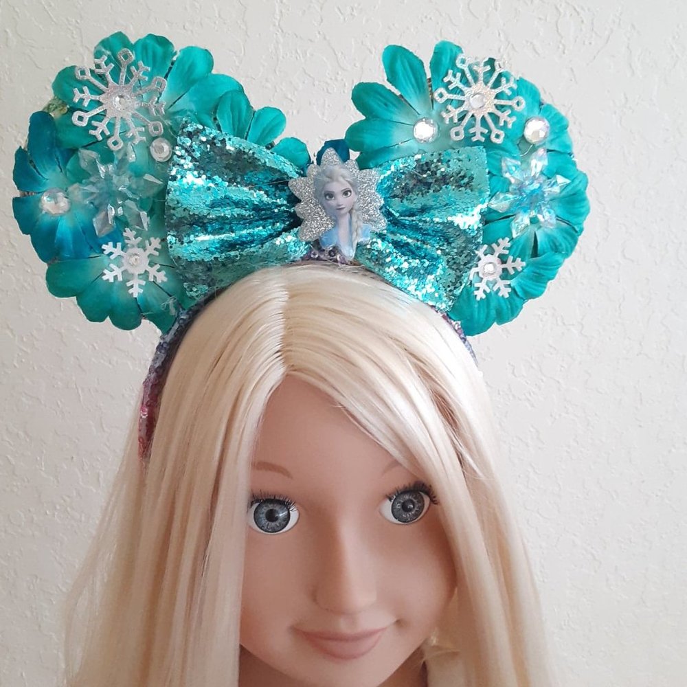 Elsa Frozen.Minnie mouse ear.Main attraction